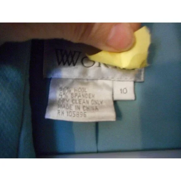 Worth Women's wool Blend Size 10 Green Blazer w/ pockets - Picture 2 of 6